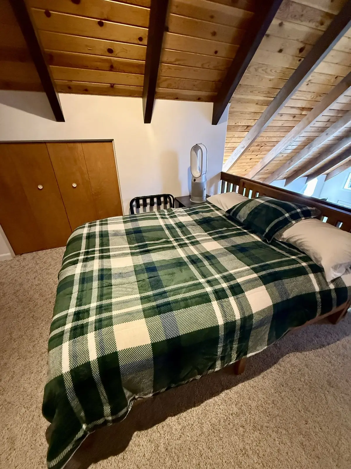 Third bedroom queen bed in the loft