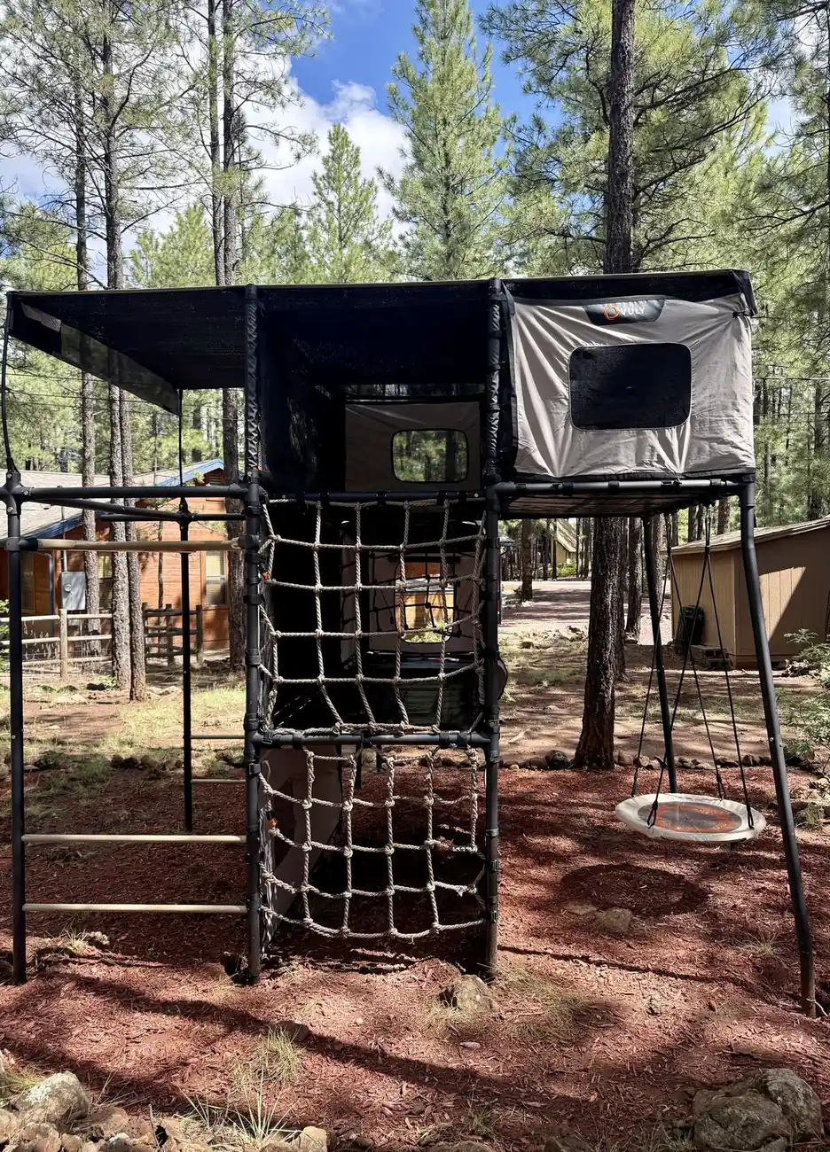 Vuly play fort front view with disc swing